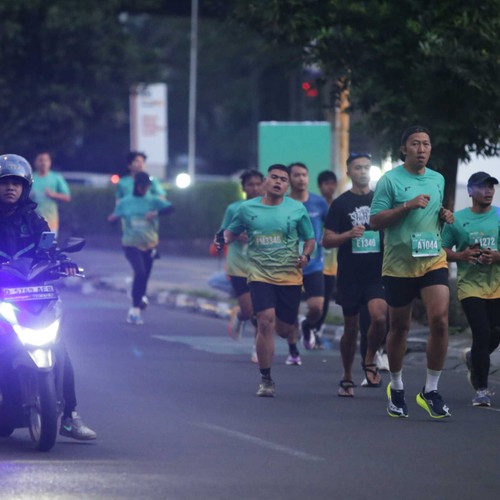Race photo from BAUR RUN 2025