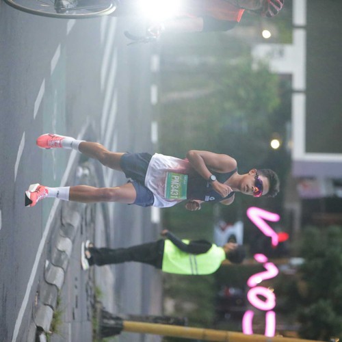 Race photo from BAUR RUN 2025