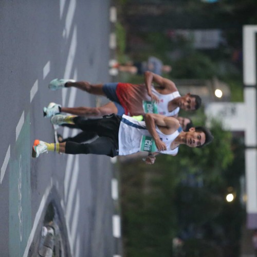 Race photo from BAUR RUN 2025