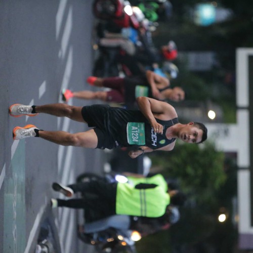 Race photo from BAUR RUN 2025