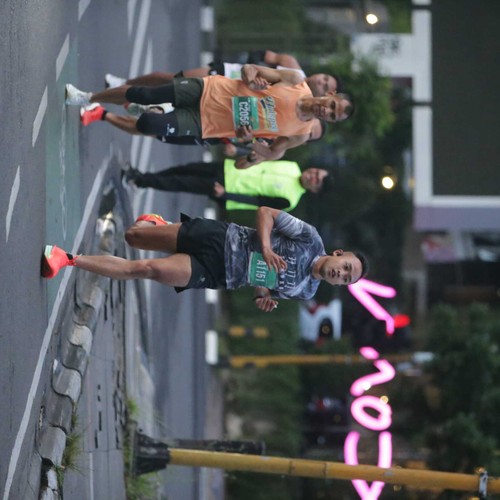 Race photo from BAUR RUN 2025