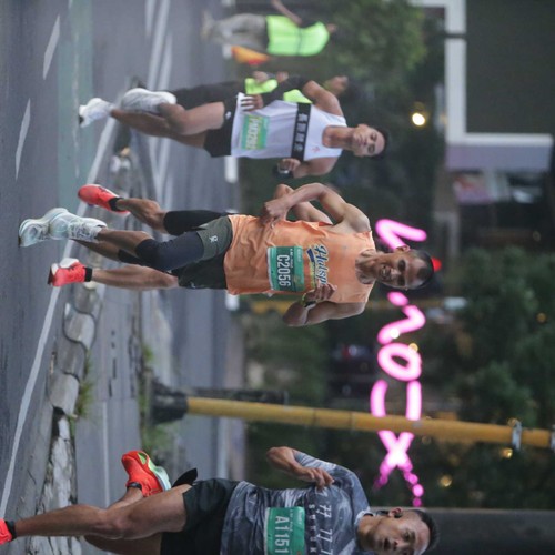 Race photo from BAUR RUN 2025
