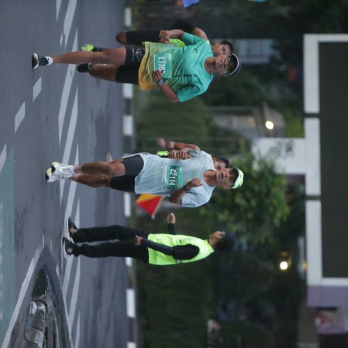 Race photo from BAUR RUN 2025