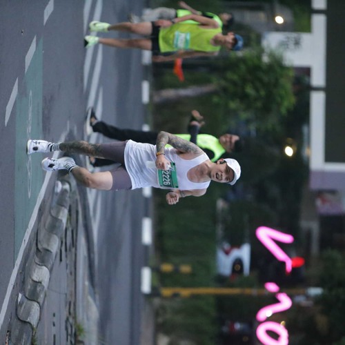 Race photo from BAUR RUN 2025