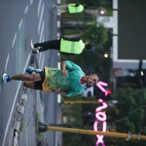 Race photo from BAUR RUN 2025
