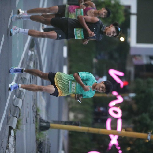 Race photo from BAUR RUN 2025