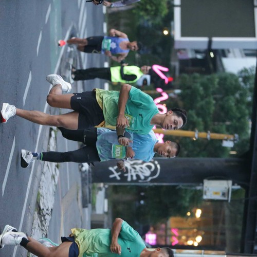 Race photo from BAUR RUN 2025