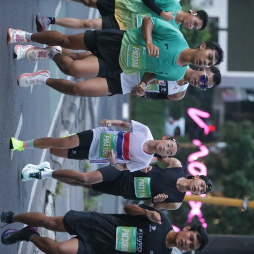 Race photo from BAUR RUN 2025