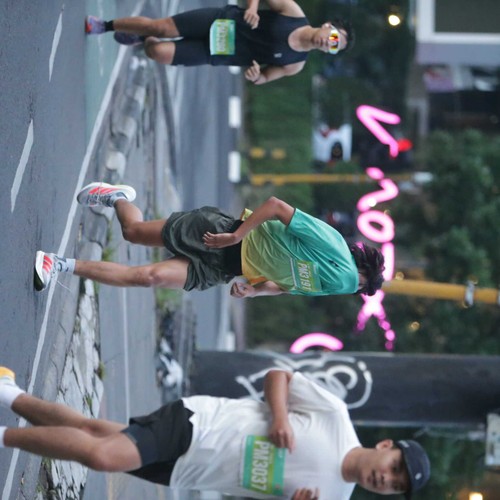 Race photo from BAUR RUN 2025