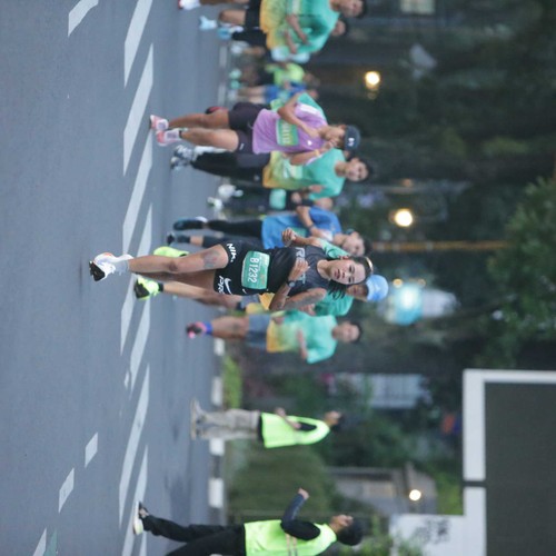 Race photo from BAUR RUN 2025