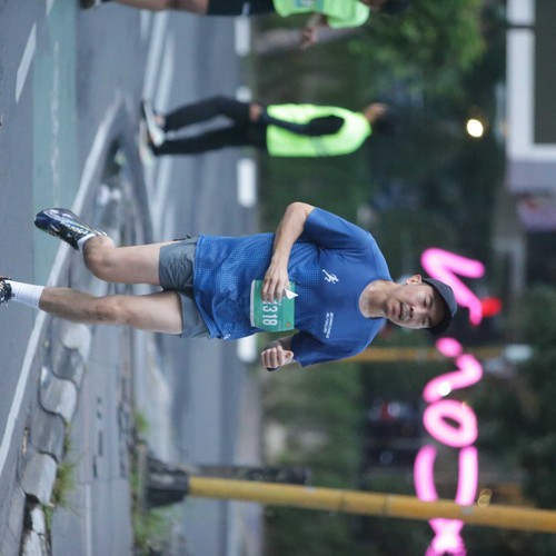 Race photo from BAUR RUN 2025