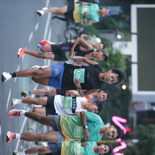 Race photo from BAUR RUN 2025