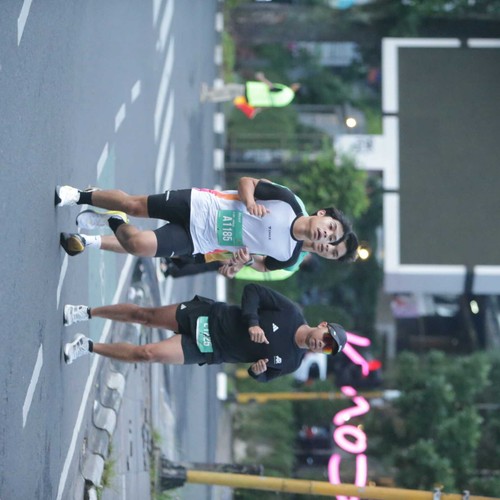 Race photo from BAUR RUN 2025