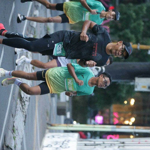 Race photo from BAUR RUN 2025