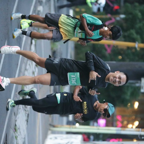 Race photo from BAUR RUN 2025