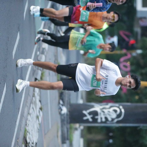 Race photo from BAUR RUN 2025