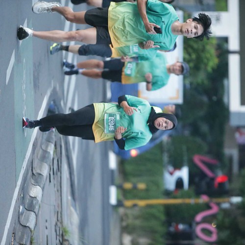 Race photo from BAUR RUN 2025