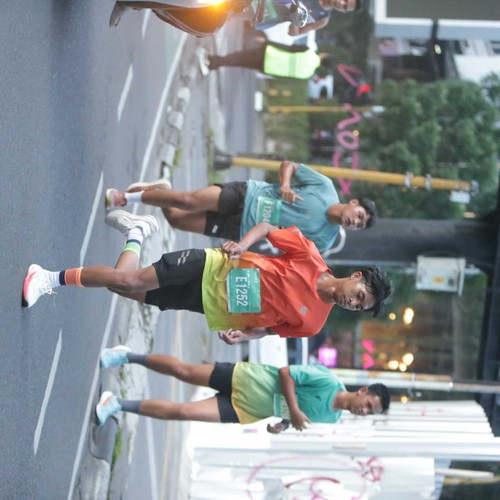 Race photo from BAUR RUN 2025