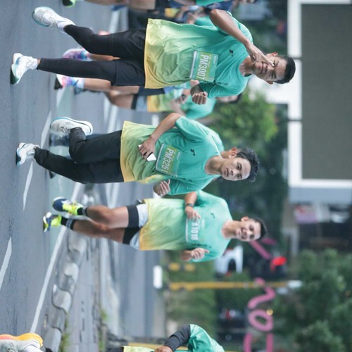 Race photo from BAUR RUN 2025