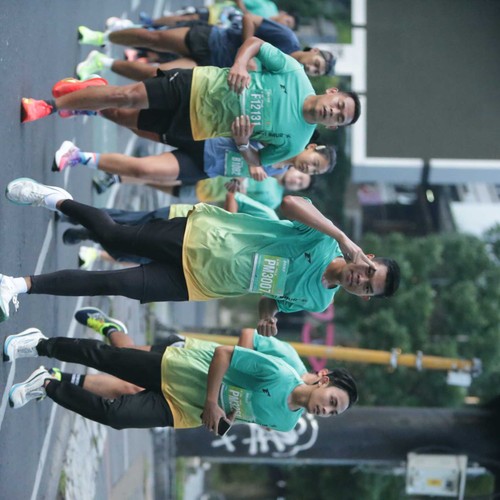 Race photo from BAUR RUN 2025