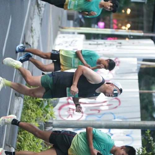 Race photo from BAUR RUN 2025