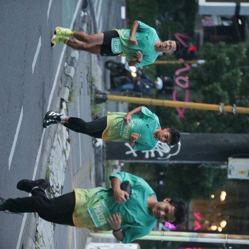 Race photo from BAUR RUN 2025