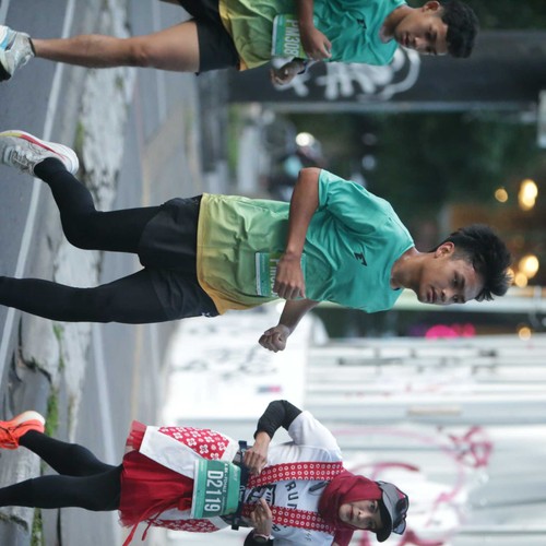 Race photo from BAUR RUN 2025