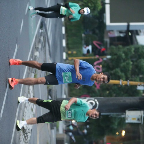 Race photo from BAUR RUN 2025