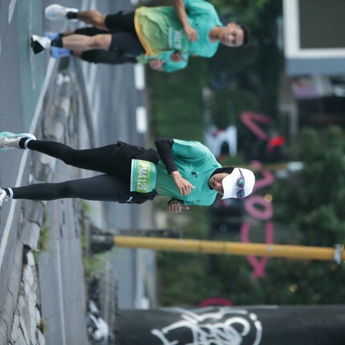Race photo from BAUR RUN 2025