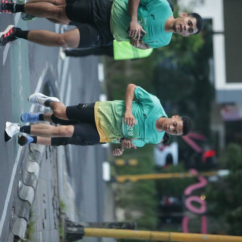 Race photo from BAUR RUN 2025