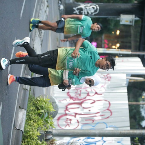 Race photo from BAUR RUN 2025