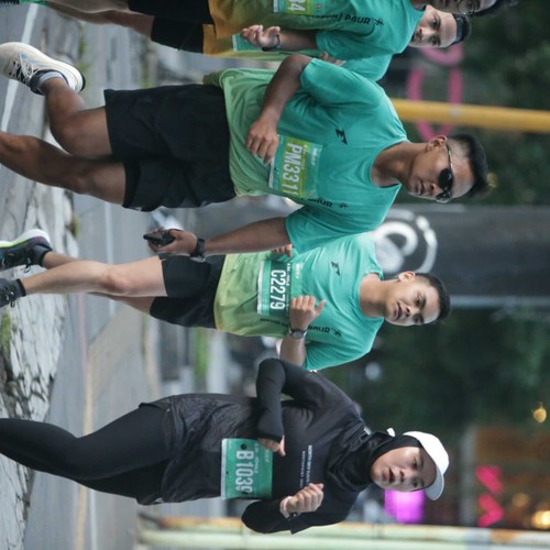Race photo from BAUR RUN 2025
