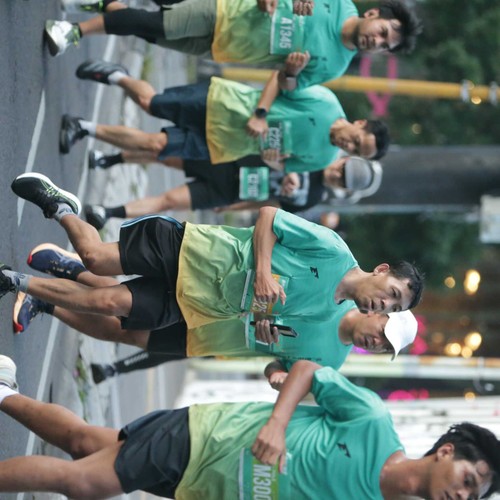 Race photo from BAUR RUN 2025