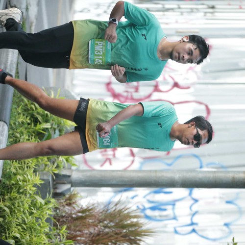 Race photo from BAUR RUN 2025