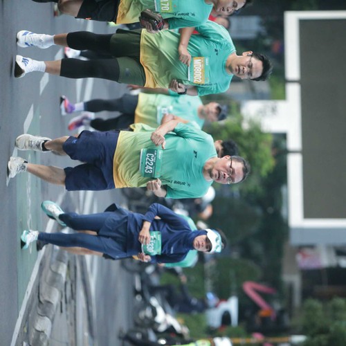 Race photo from BAUR RUN 2025
