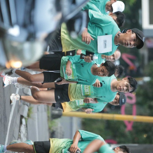 Race photo from BAUR RUN 2025
