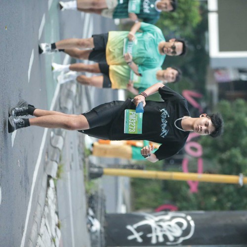 Race photo from BAUR RUN 2025