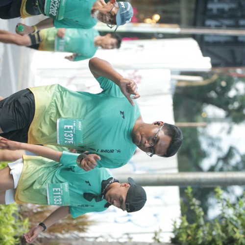 Race photo from BAUR RUN 2025