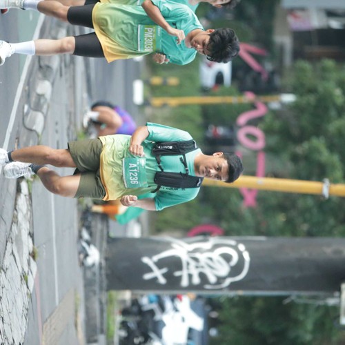 Race photo from BAUR RUN 2025