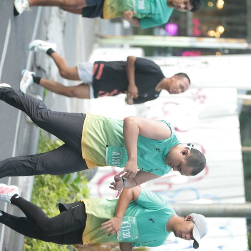 Race photo from BAUR RUN 2025