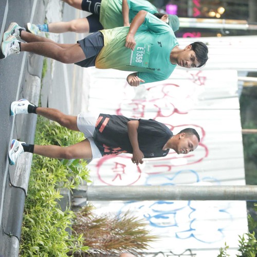 Race photo from BAUR RUN 2025