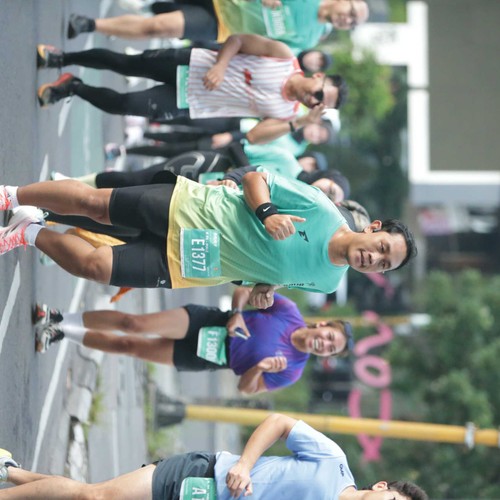 Race photo from BAUR RUN 2025