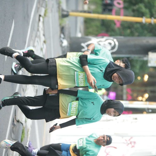 Race photo from BAUR RUN 2025