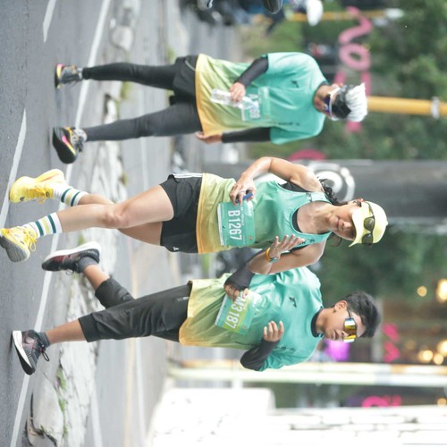 Race photo from BAUR RUN 2025