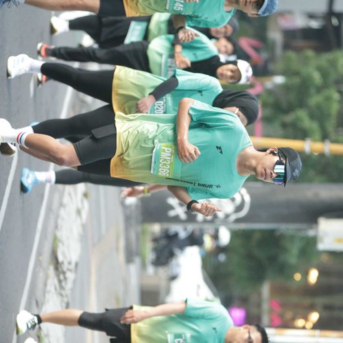 Race photo from BAUR RUN 2025