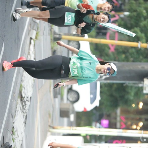 Race photo from BAUR RUN 2025