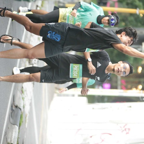 Race photo from BAUR RUN 2025