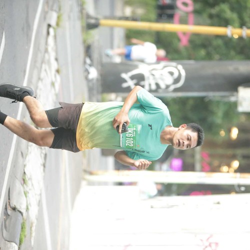 Race photo from BAUR RUN 2025