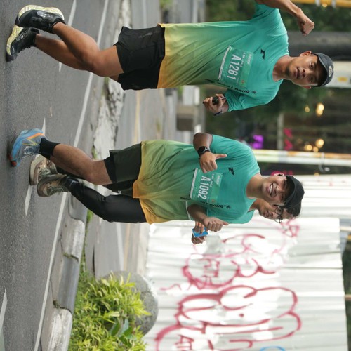 Race photo from BAUR RUN 2025