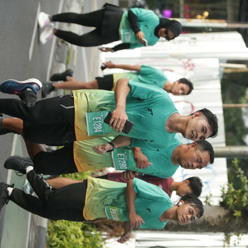 Race photo from BAUR RUN 2025